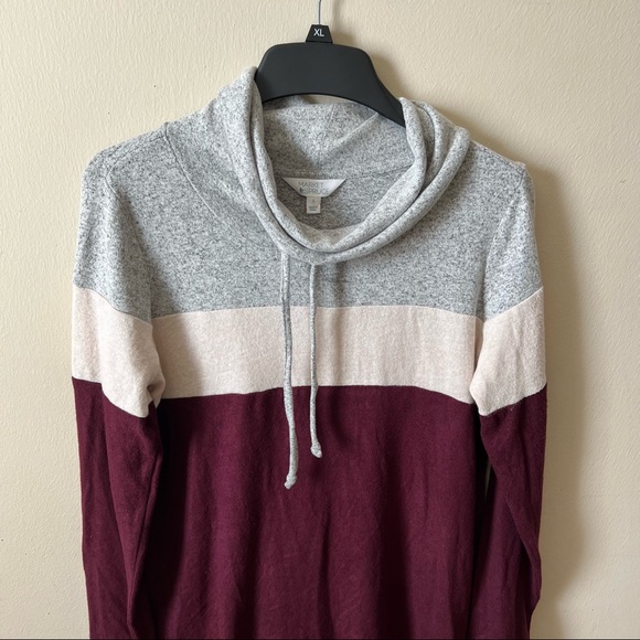 MARKET & SPRUCE Soft Curved Hem Colorblock Drawstring Cowl Neck Pullover Sweater - Picture 3 of 8